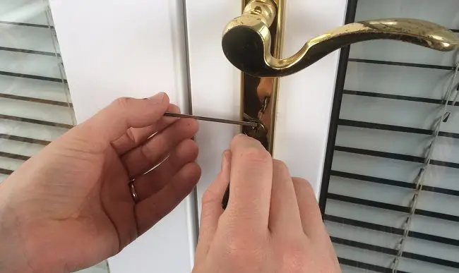 lock picking by locksmith