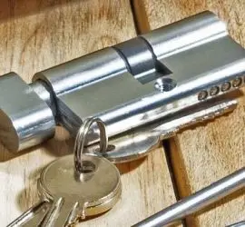 Edinburgh locksmith describes how to avoid lock snapping