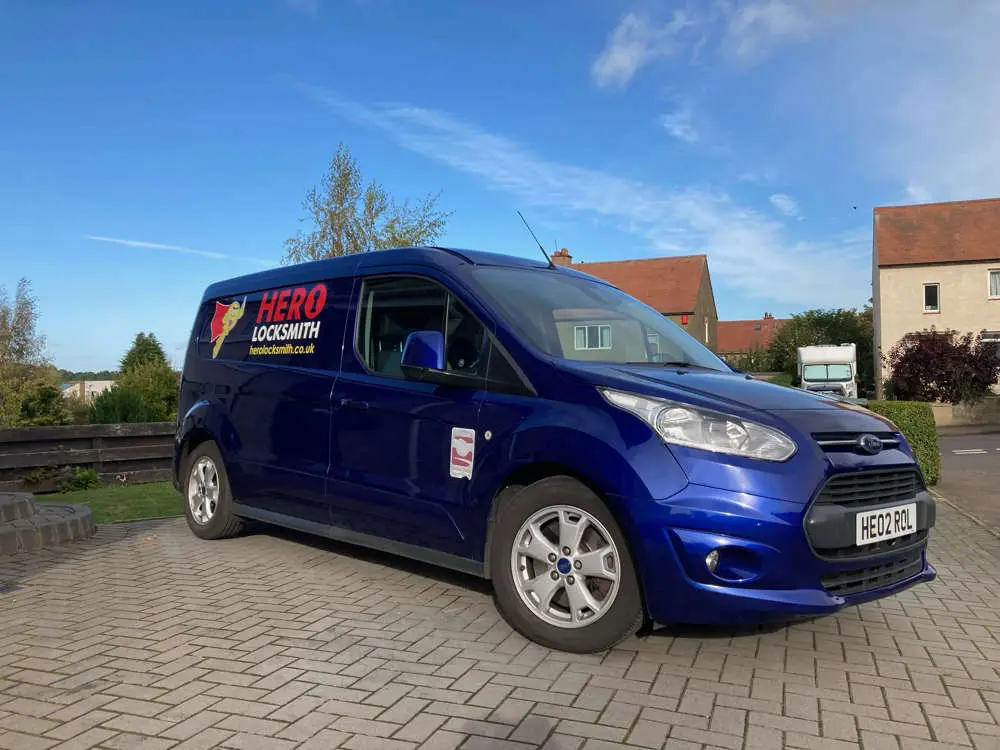 locksmith Edinburgh blue van
